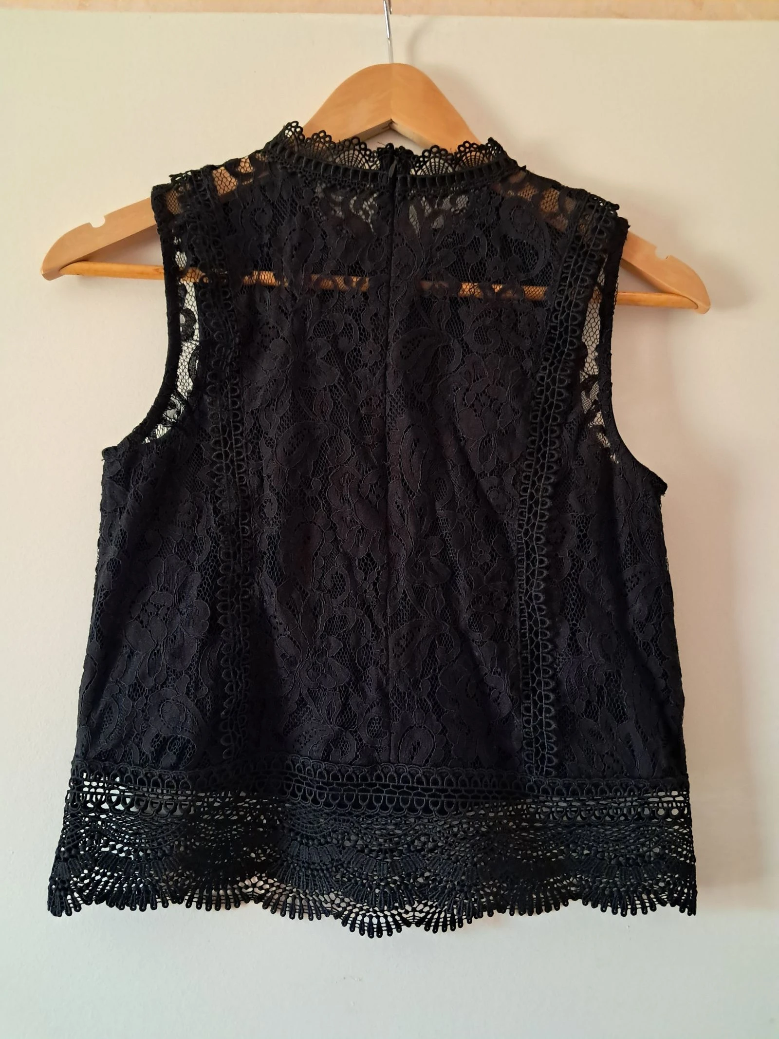 Elegant black Only lace top size 34 – photo 2